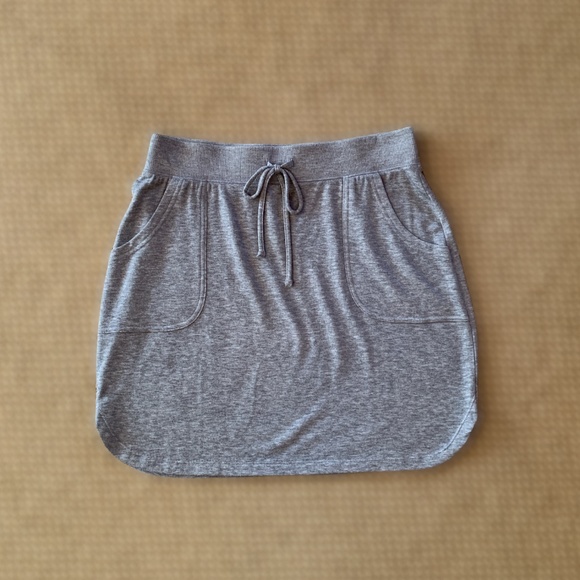NWOT Sonoma Gray French Terry Pull-On Skirt - Picture 2 of 8